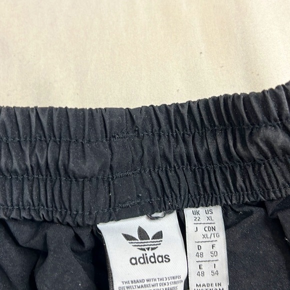 Shell adidas pants, nylon polyester material, xl size - Picture 2 of 2